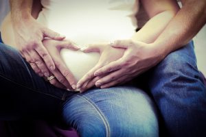 דלקת חניכיים בהיריון: המדריך המלא על התופעה והטיפול
